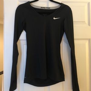 NIKE PRO LONG SLEEVE WORKOUT TOP !! NEVER WORN!